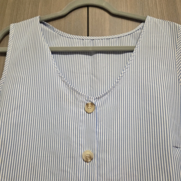 Sleeveless Striped Dress with Belt - Picture 3 of 4